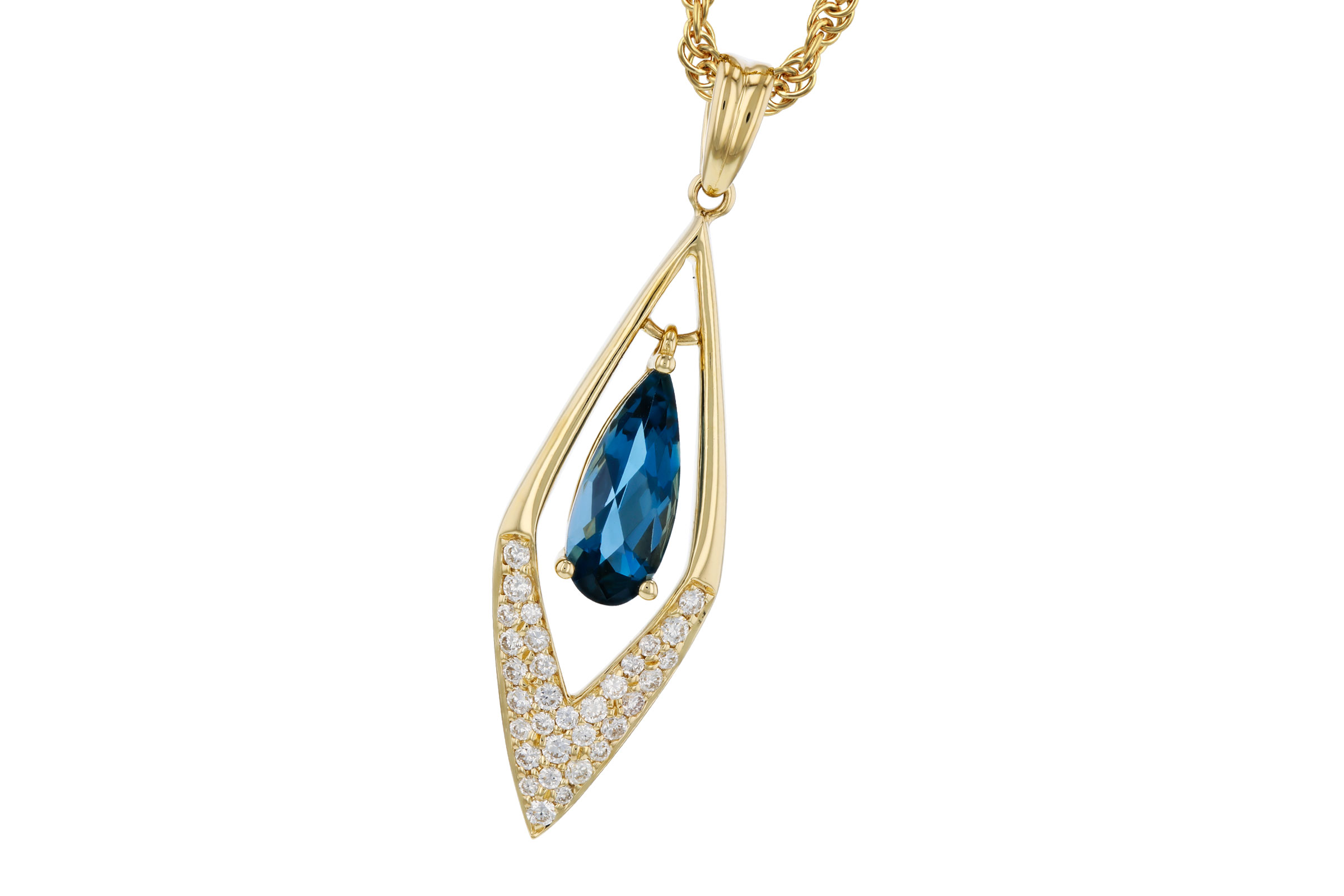 G321-56665: NECK .85 LONDON BLUE TOPAZ 1.02 TGW (10x4MM LBT)